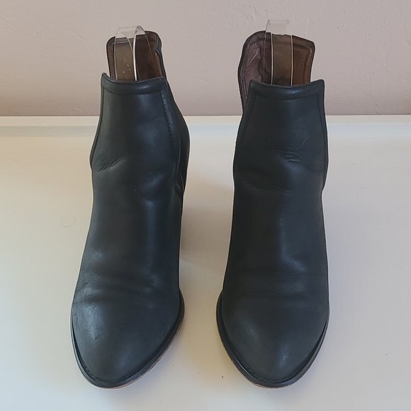 Wittner Black Leather Ankle boots with Side Slits Women's Size US 7.5 EU 38 - Picture 2 of 15